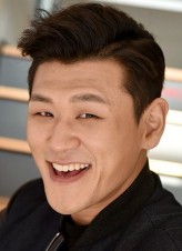 Kang Hong-suk fotoğrafı