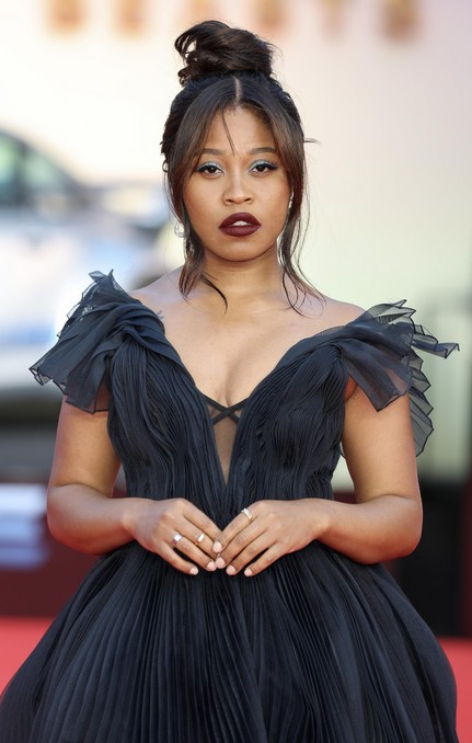 Dominique Fishback Fotoğrafı