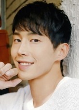 Lee Shin-sung fotoğrafı