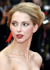 Frédérique Bel fotoğrafı