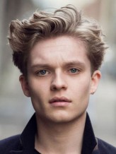 Tom Glynn-Carney fotoğrafı