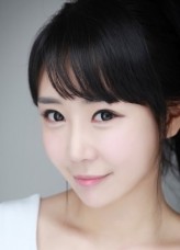 Kim Yoon-Joo (i) fotoğrafı