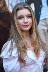 Eleanor Worthington-Cox fotoğrafı