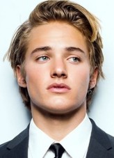 Mitchell Hoog fotoğrafı