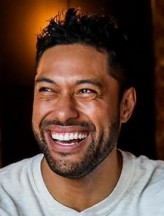 Uli Latukefu fotoğrafı