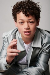 Julian Lerner fotoğrafı