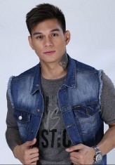 Zeus Collins fotoğrafı