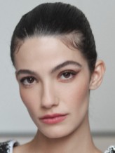 Tara Emad fotoğrafı