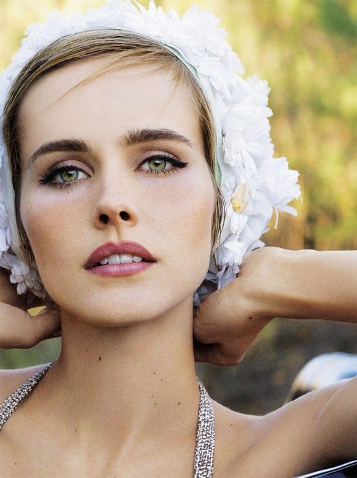 Isabel Lucas Fotoğrafı