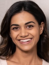 Lisa Ambalavanar fotoğrafı