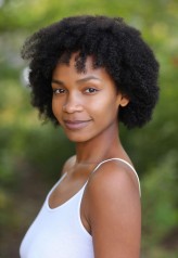 Bethany Antonia fotoğrafı