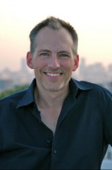 Dave Thomas (ı) fotoğrafı