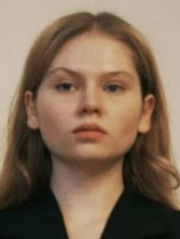 Defne Burnaz fotoğrafı