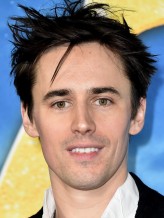 Reeve Carney fotoğrafı