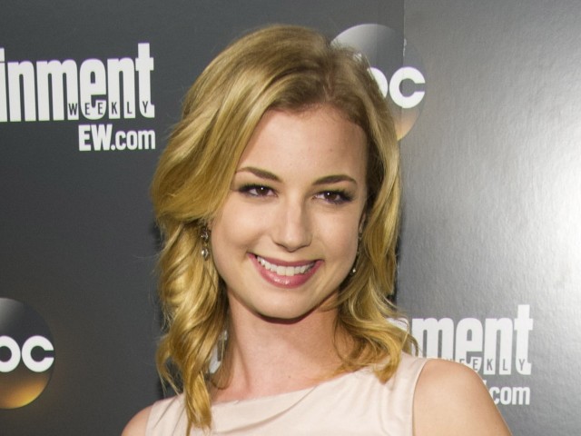 Emily VanCamp fotoğrafı