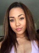 Parker McKenna Posey fotoğrafı