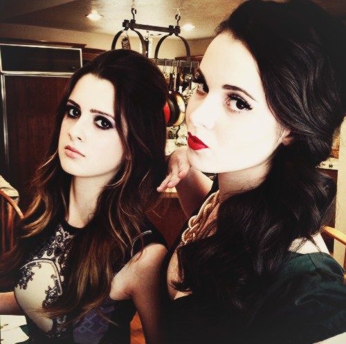 Laura Marano Fotoğrafı