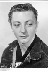 James Mitchum fotoğrafı