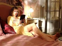 Nora Arnezeder Fotoğrafı