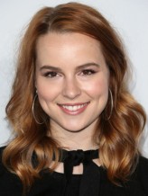 Bridgit Mendler fotoğrafı