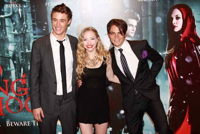 Kız ve Kurt Fotoğrafı