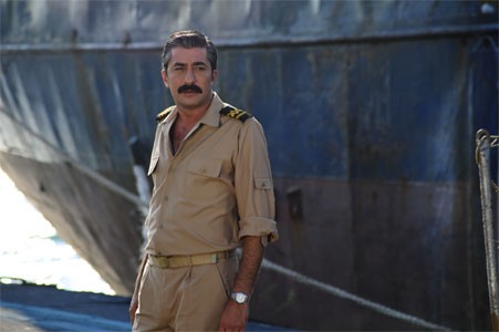 Öyle Bir Geçer Zaman Ki Fotoğrafı
