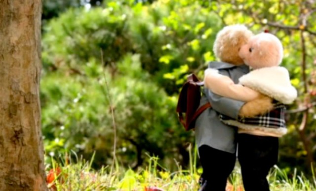 Playful Kiss Fotoğrafı