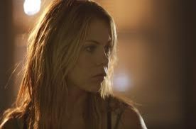 Love and Distrust Fotoğrafı