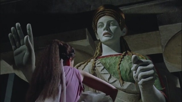 Altın Postlu Cengaver Fotoğrafı