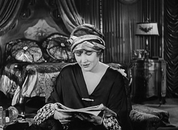 Parisli Bir Kadın Fotoğrafı