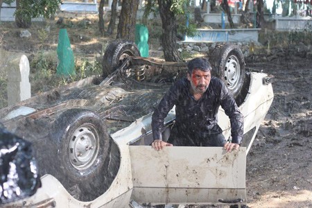 Bir Ses Böler Geceyi Fotoğrafı