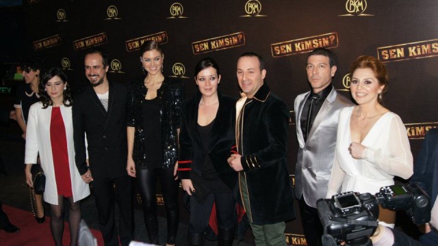 Sen Kimsin? Fotoğrafı