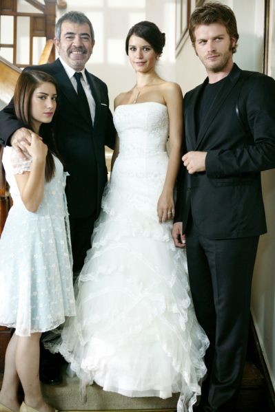 Aşk-ı Memnu Fotoğrafı