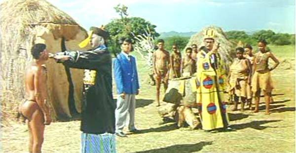 Tanrılar Çıldırmış Olmalı 3 Fotoğrafı