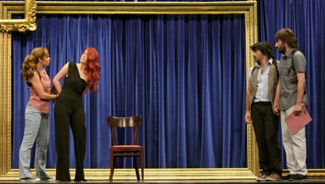 İnsanlar Alemi Fotoğrafı