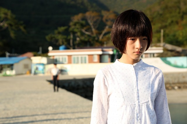 A Girl at My Door Fotoğrafı