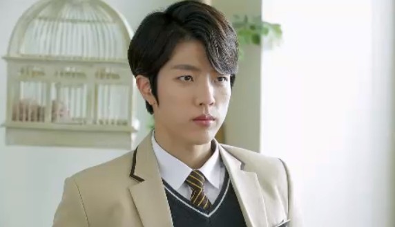 Hi! School - Love On Fotoğrafı