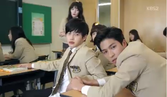 Hi! School - Love On Fotoğrafı