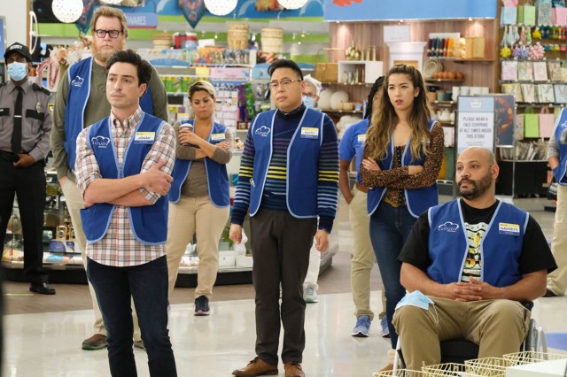 Superstore Fotoğrafları 16