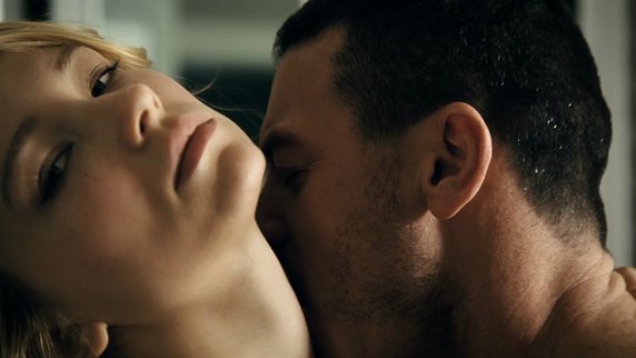 Trendeki Kız Fotoğrafı