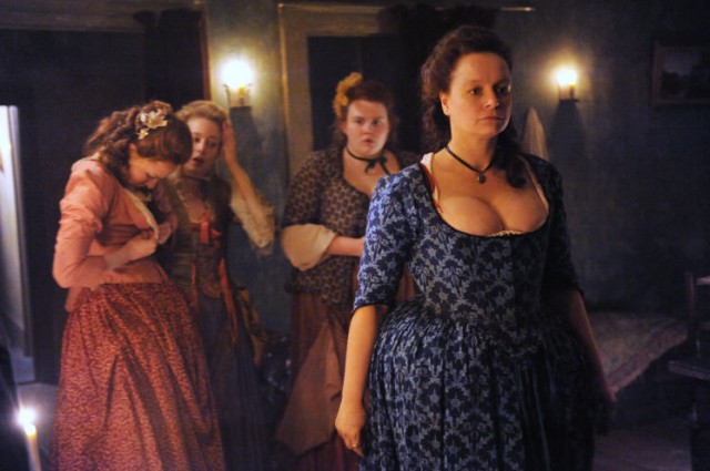 Harlots Fotoğrafları 2