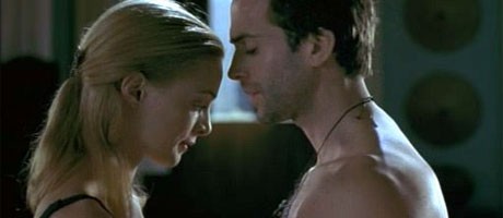 Ölümün Kollarında Fotoğrafı