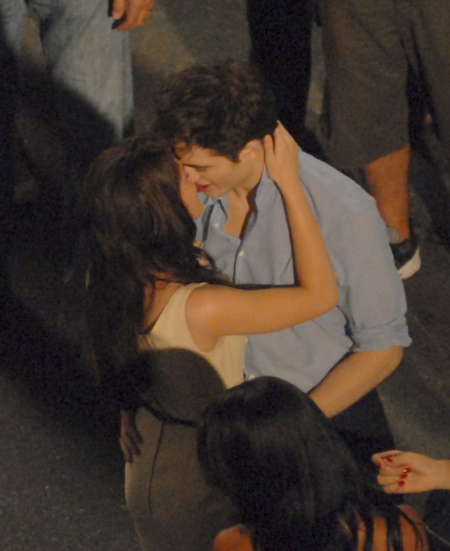 Alacakaranlık Efsanesi: Şafak Vakti Bölüm 1 Fotoğrafı