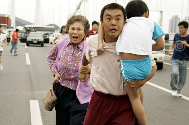 Tsunamiden Kaçış Fotoğrafı