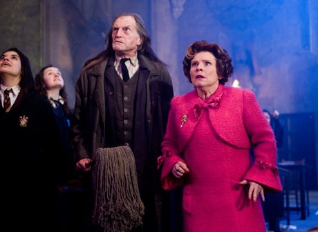 Harry Potter ve Zümrüdüanka Yoldaşlığı Fotoğrafı