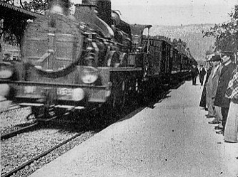 Bir Trenin Gara Girişi fotoğrafı