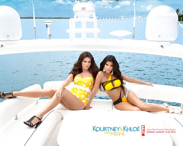 Kourtney & Khloe Take Miami Fotoğrafları 2