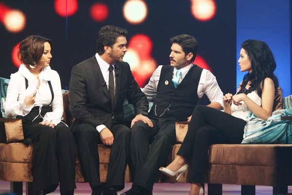 Beyaz Show Fotoğrafı