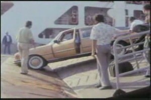 Fikrimin İnce Gülü - Sarı Mercedes Fotoğrafı
