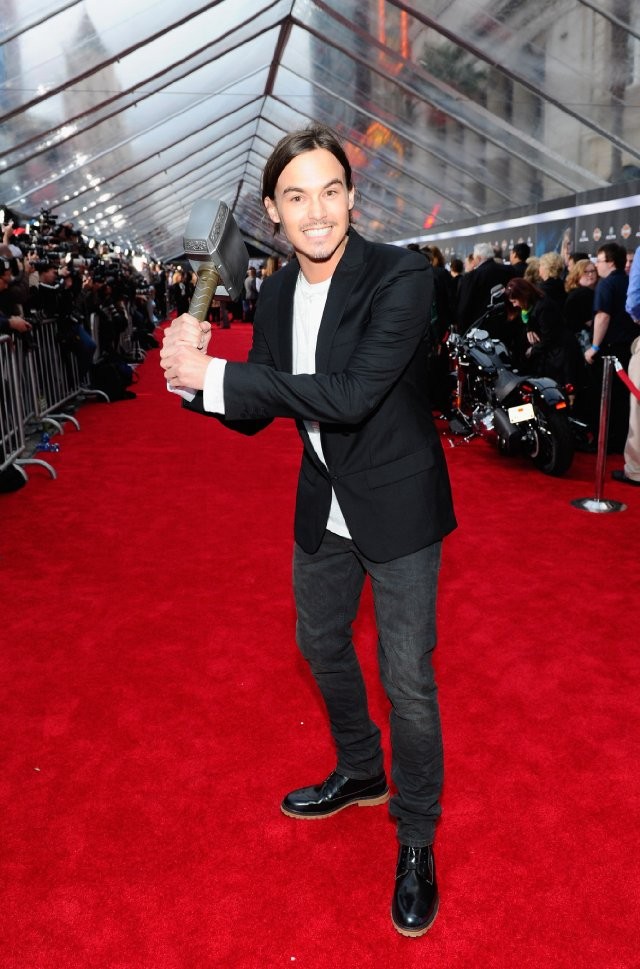 Yenilmezler Fotoğrafı